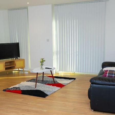 1 Bed Luxury Comfortable Apt Londyn Zewnętrze zdjęcie