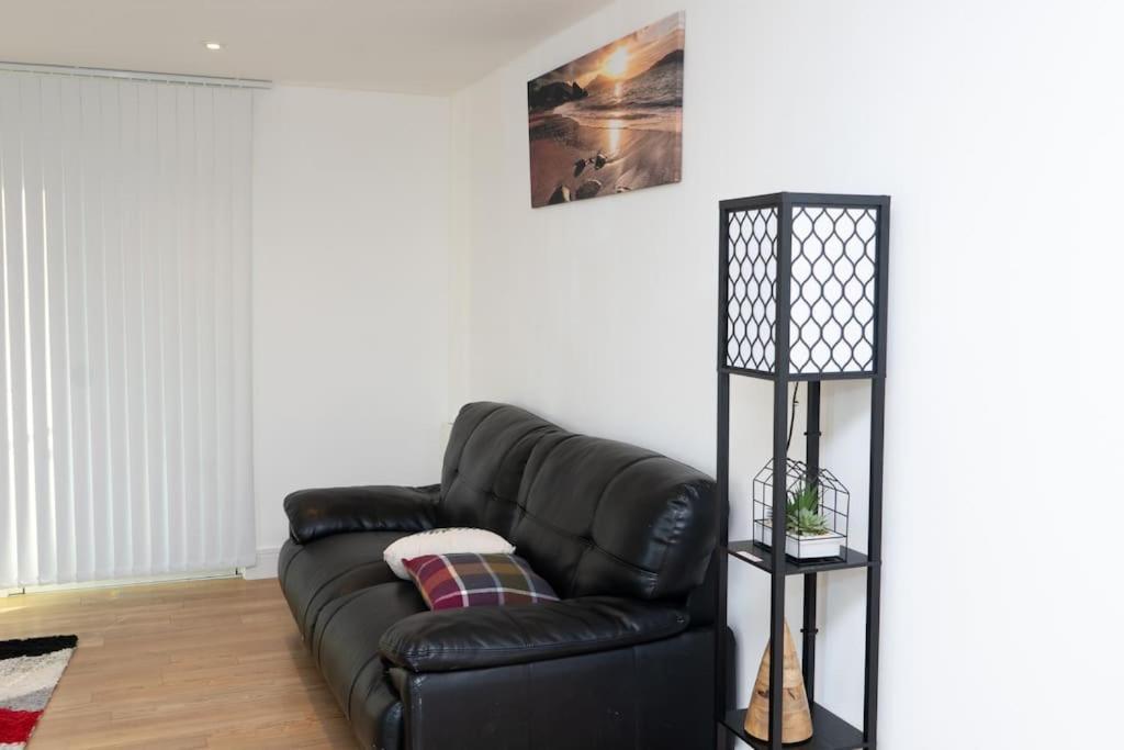 1 Bed Luxury Comfortable Apt Londyn Zewnętrze zdjęcie