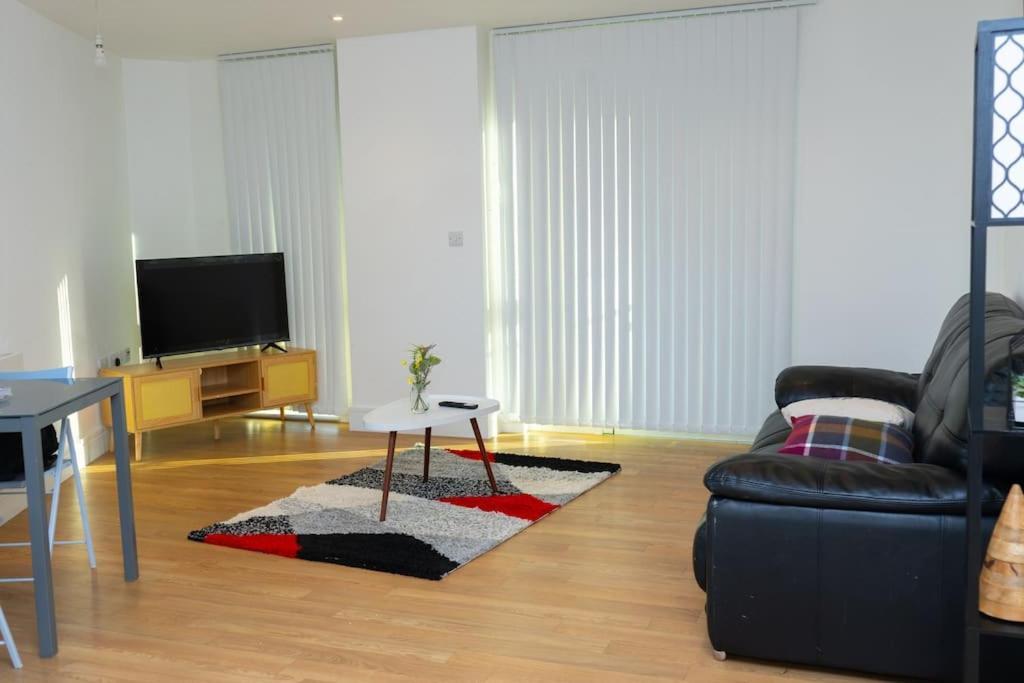1 Bed Luxury Comfortable Apt Londyn Zewnętrze zdjęcie